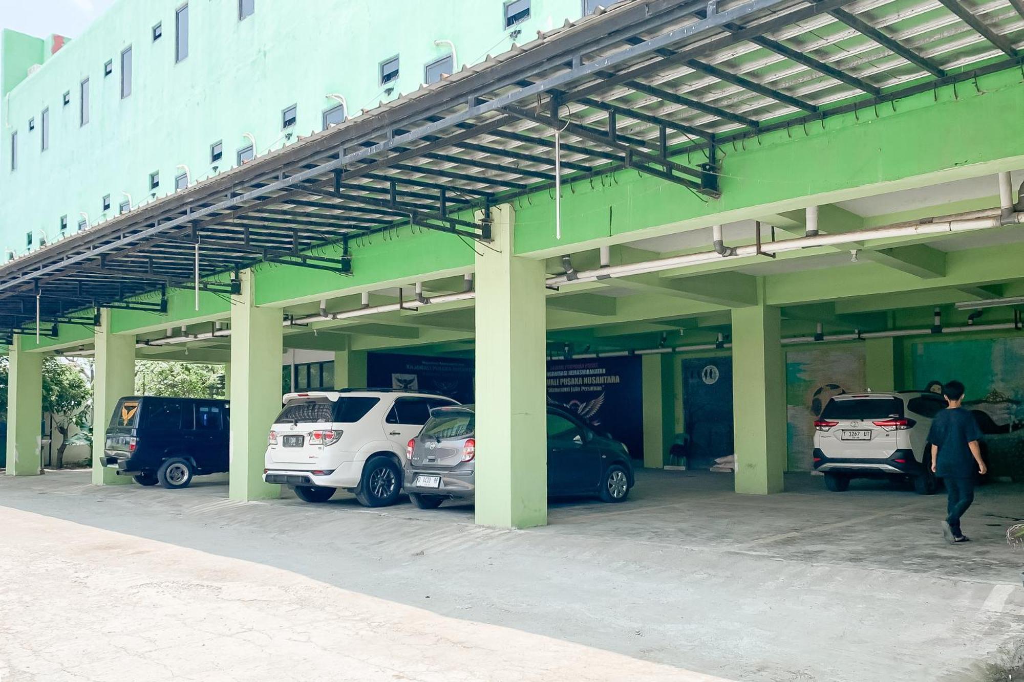 Penginapan Losmen Ayu Pamanukan Redpartner Pamanukan Hilir Eksteriør billede